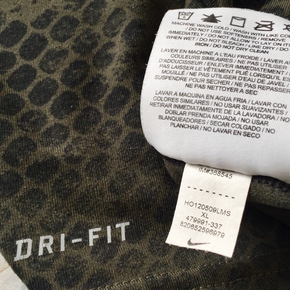 SOLD-Nike youth Pro combat Dri-fit compression top - Picture 6 of 6